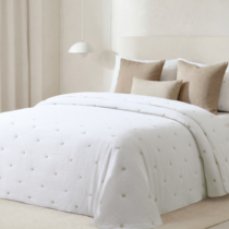 Colcha bouti entretiempo (blanco y beige) LORA Fundeco